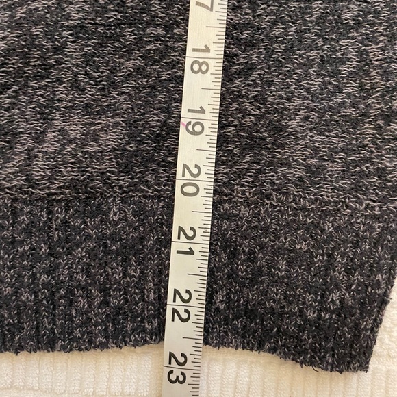 O’Neill black and grey sweater size large - Picture 4 of 5